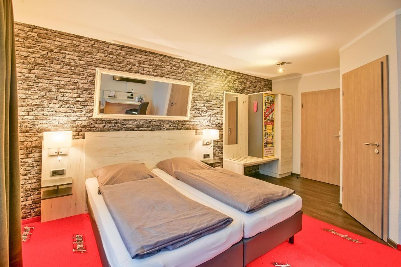 Hotel Im Schuetzenhof, イェファー エクステリア 写真